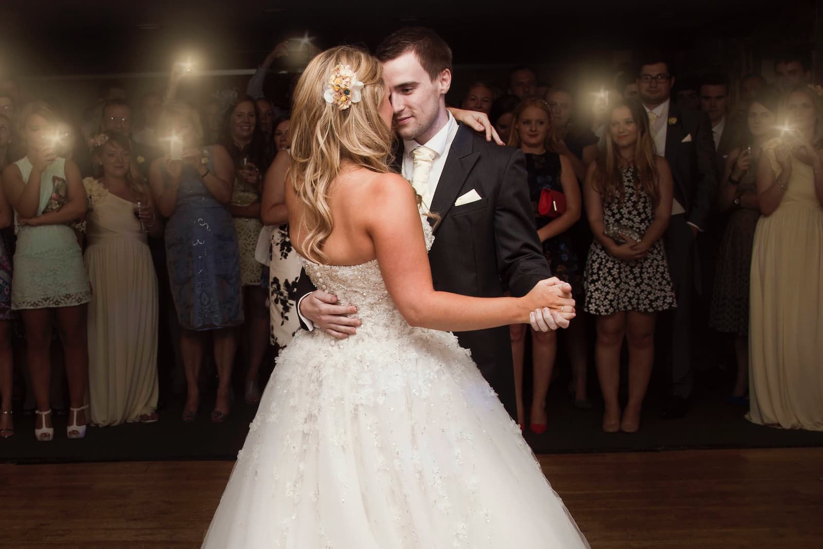 wedding couple first dance
